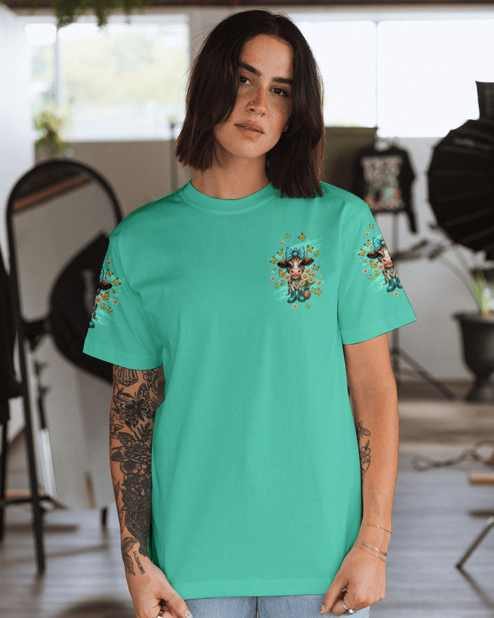 Hot Mess Im A Spicy Disaster Cow Design with Butterflies _26 Daisies AOP Shirts _15_ 0tiqf