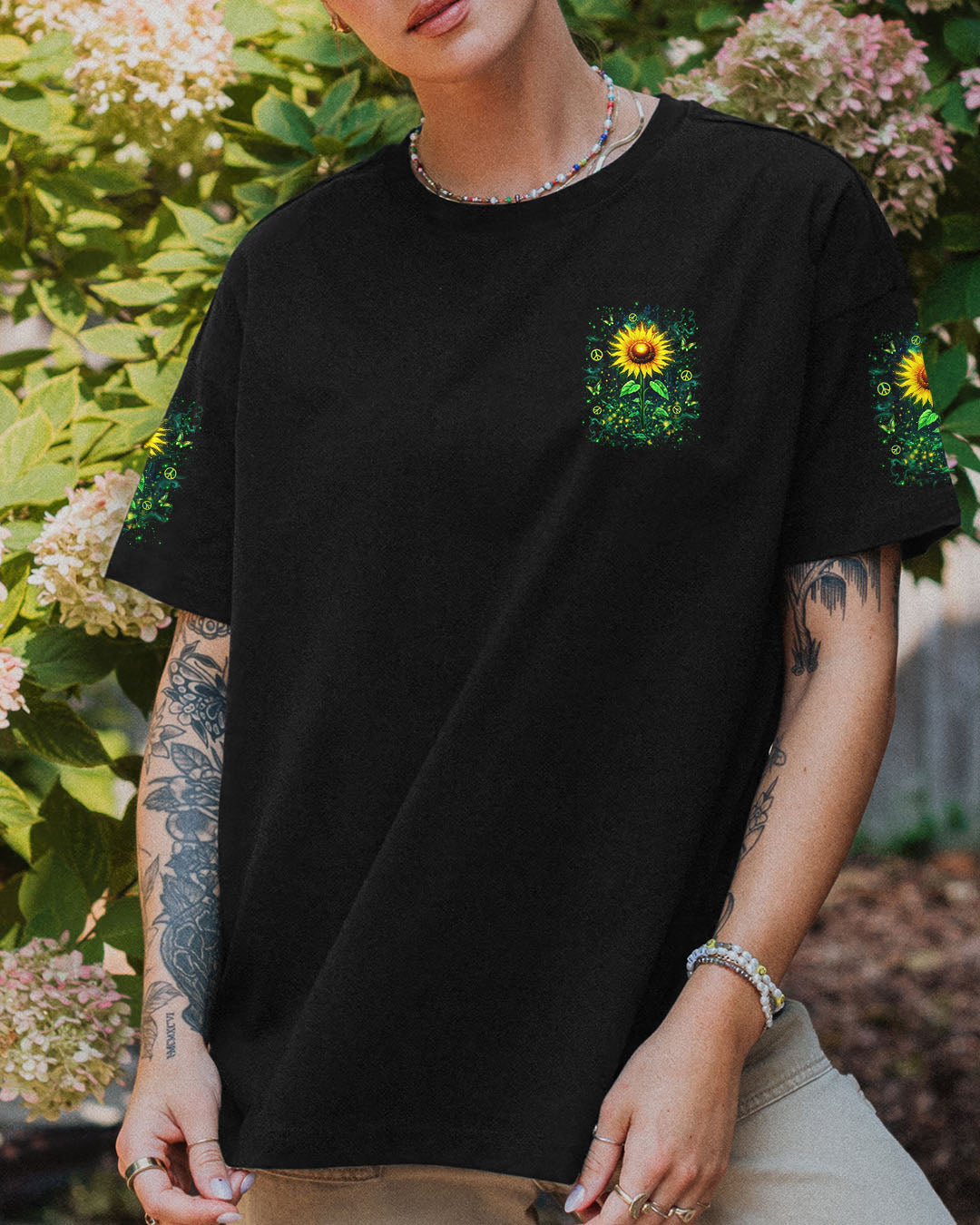In a World Full of Roses Be a Sunflower Positive Sunflower Inspirational AOP Shirts _2_ s72ZX