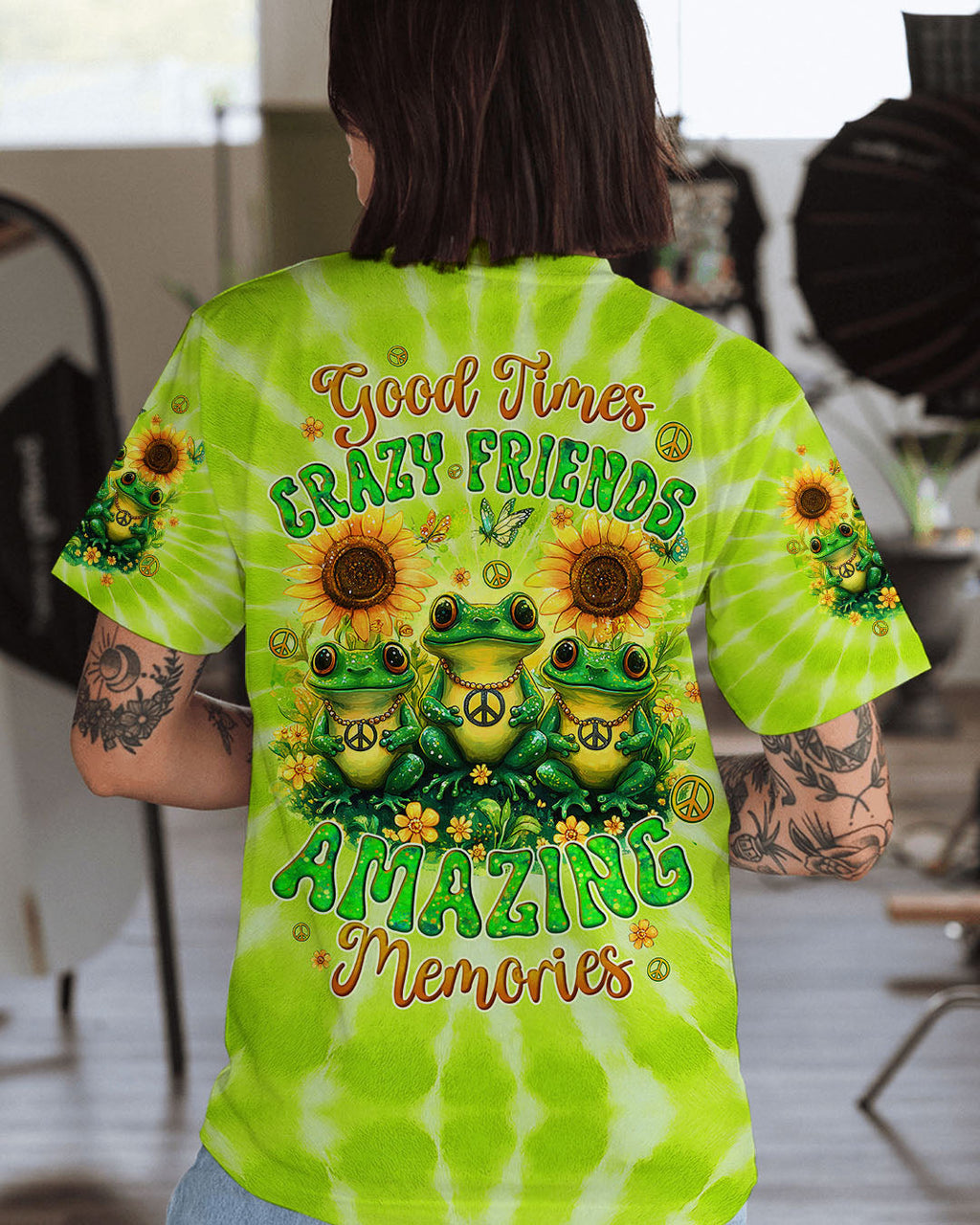 Good Times Crazy Friends Frog Fun Tie Dye with Sunflowers Graphic Tee for Women AOP Shirts _1_ z28oO